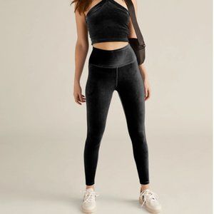 NWOT Beyond Yoga Velvet Motion High Waisted Midi Legging Black Size M